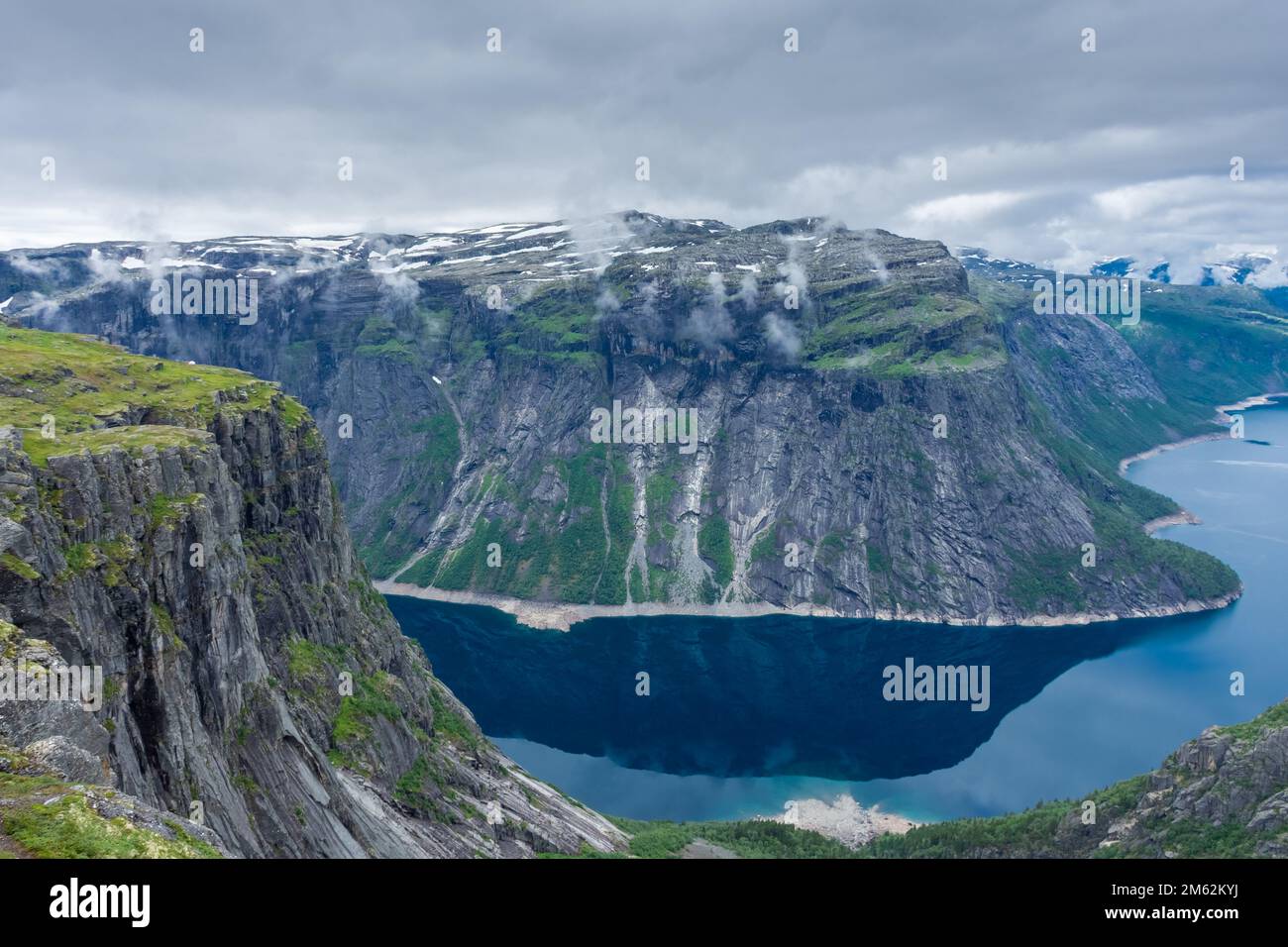 Amazing cliff over the Ringedalsvatnet lake in Trolltunga mounatin area ...