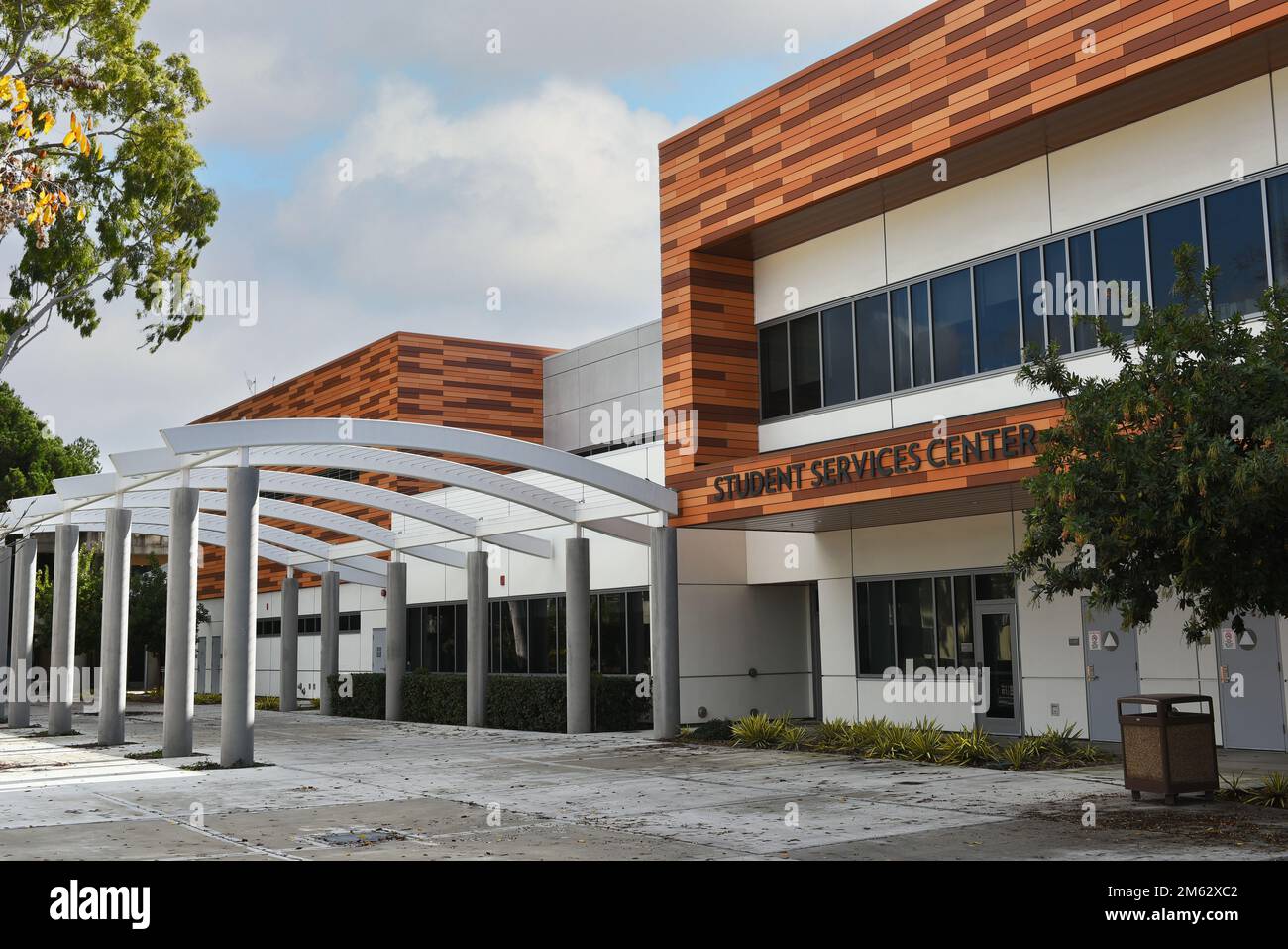 HUNTINGTON BEACH, CALIFORNIA - 01 JAN 2023: Back entrance to the Student Services Center on the campus of Golden West College. Stock Photo