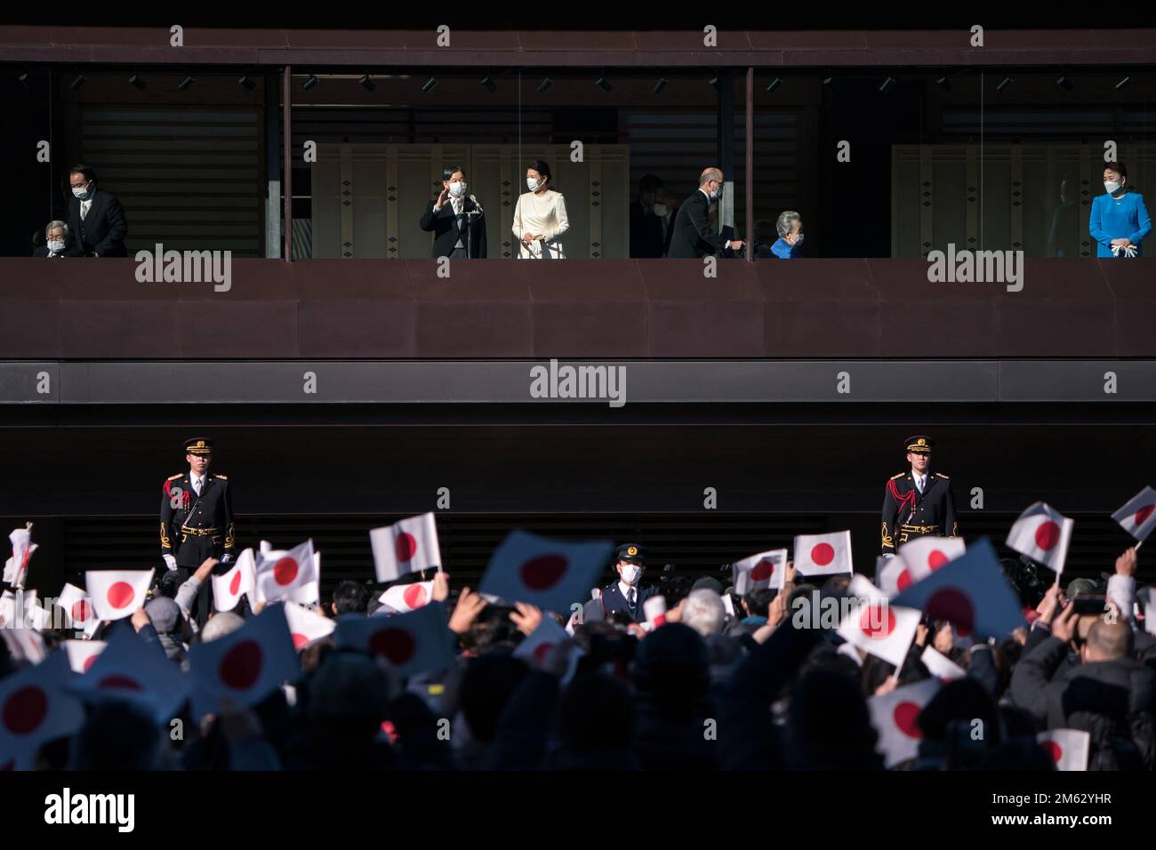 tokyo-japan-2nd-jan-2023-japan-s-emperor-naruhito-3-l-waves-as