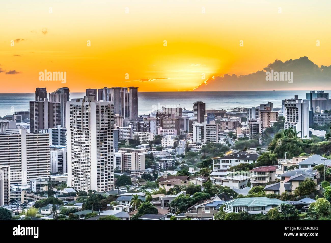 Colorful Sunset Sun Going Down Tantalus Outlook Houses Office Buildings