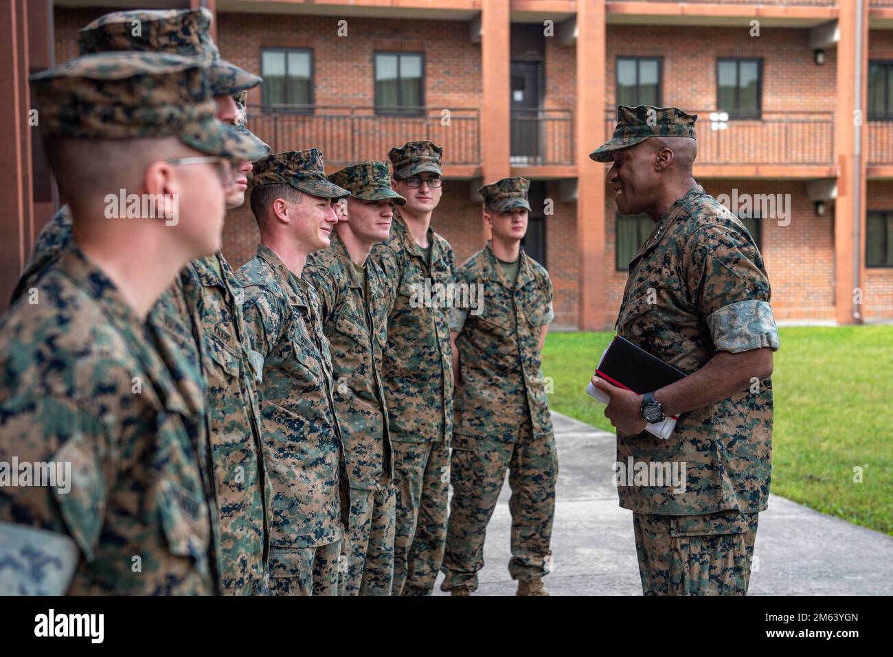 Us marine corps lieutenant general hires stock photography and images
