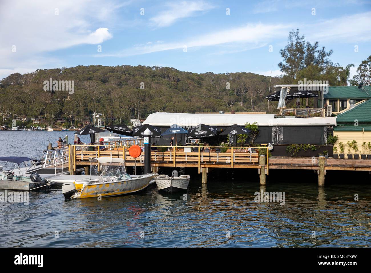 Church Point Sydney, people dining dinner at the Waterfront cafe
