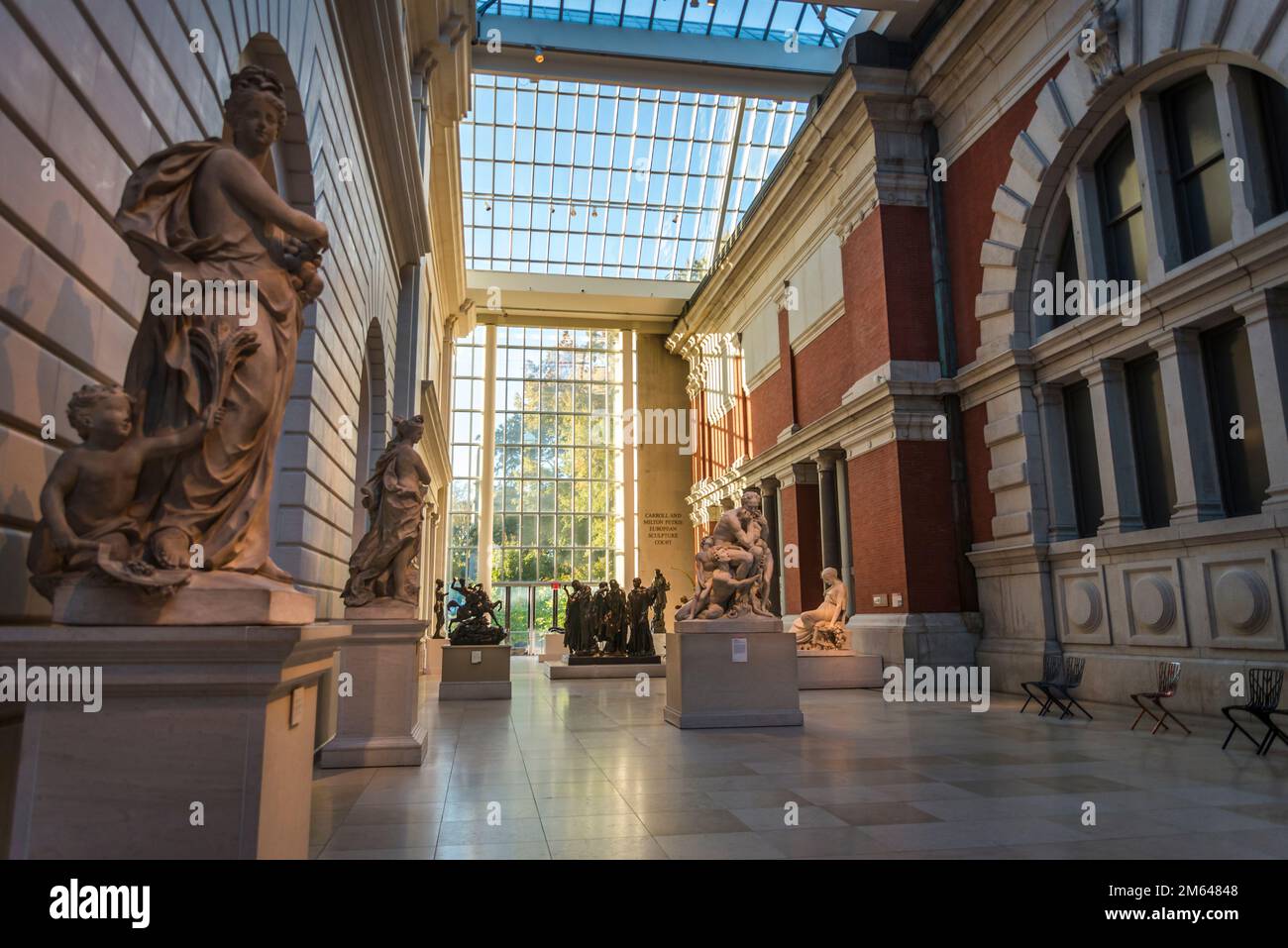 Metropolitan Museum of Art, he largest art museum in the Americas, New