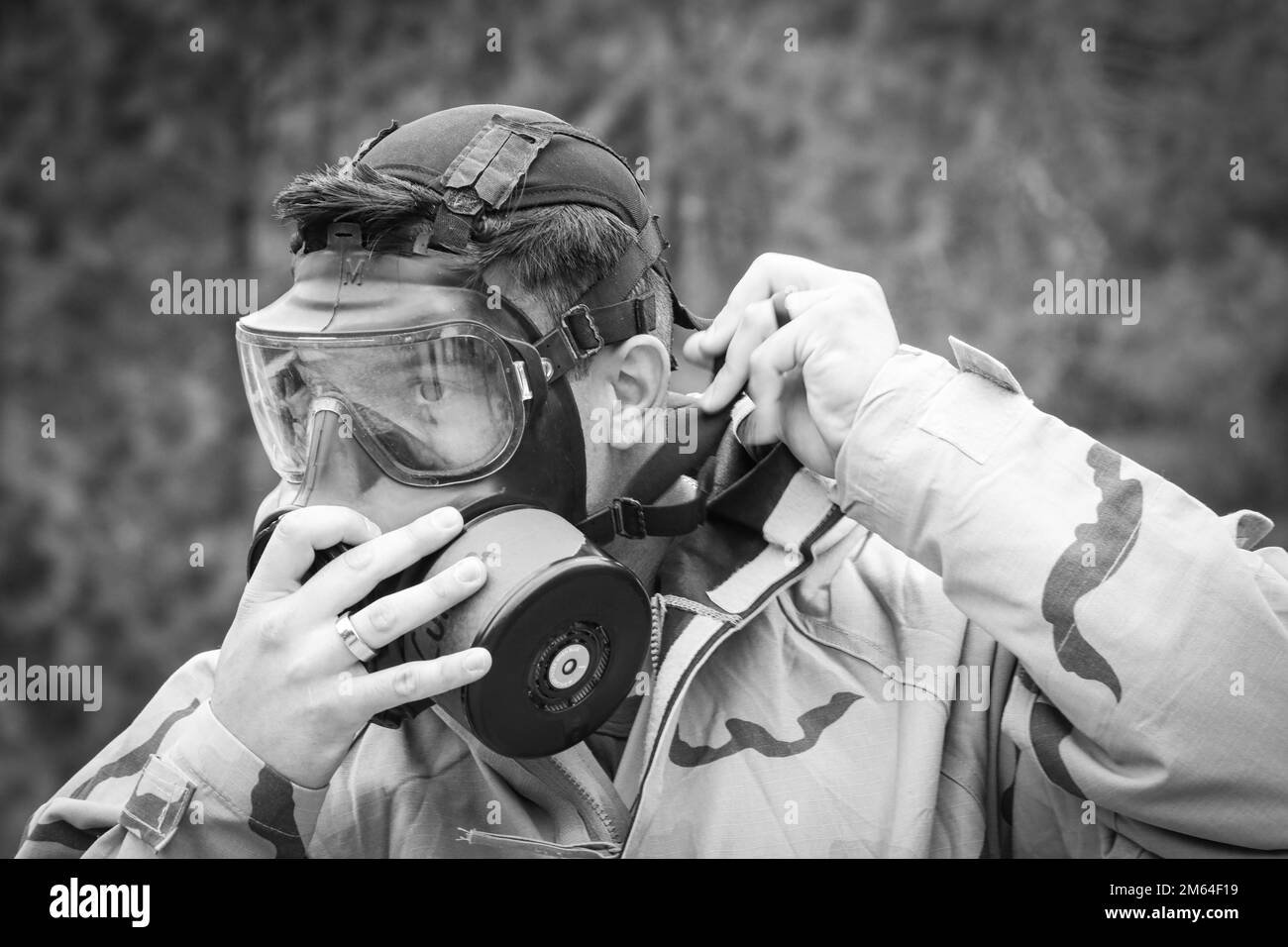 Indian Head – U.S. Marines from Chemical Biological Incident Response Force (CBIRF) participate in an equipment trial with the Massachusetts Institute of Technology that enables Command and Control to directly monitor a Servicemember’s health and vitals during an active response to any type of chemical, biological, radiological, nuclear, or high-yield explosive (CBRNE) event, aboard Naval Support Facility Indian Head Annex Stump Neck, Md., on March 31, 2022. Participating with research and aggressively looking at new technology positively impacts the ability of our Marines and Sailors to respo Stock Photo