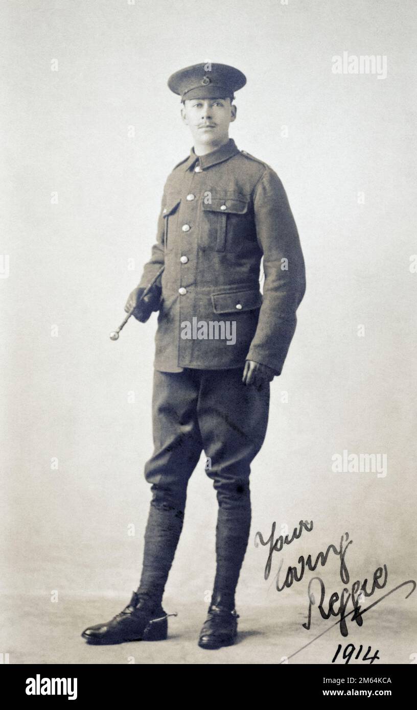 A First World War British soldier, a Trooper in the Household Cavalry. Signed and dated - Reggie, 1914. Stock Photo