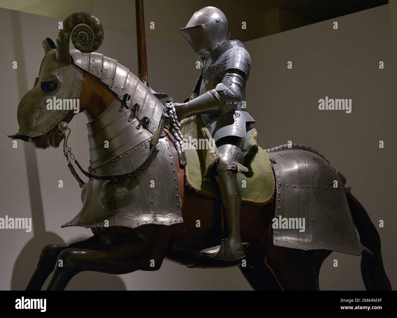 Jousting armour and incomplete horse armour belonging to the Duke of Alcala de los Gazules. Set of defensive parts for man and horse. Made from original parts, tassets from other harnesses and later replicas. Europe, 16th and 19th century. Army Museum. Toledo, Spain. Stock Photo