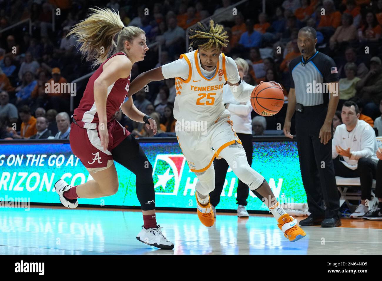 January 1, 2023: Jordan Horston #25 of the Tennessee Lady Vols drives to the basket against Sarah Ashlee Barker #3 of the Alabama Crimson Tide during the NCAA basketball game between the University of Tennessee Lady Volunteers and the University of Alabama Crimson Tide at Thompson Boling Arena in Knoxville TN Tim Gangloff/CSM Stock Photo