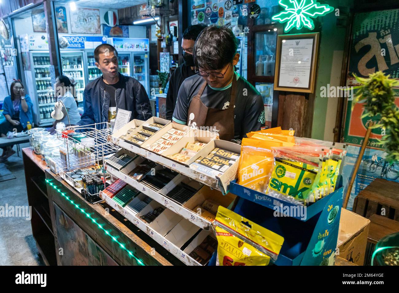 Hand holding cigarette night addiction hi-res stock photography and images  - Alamy