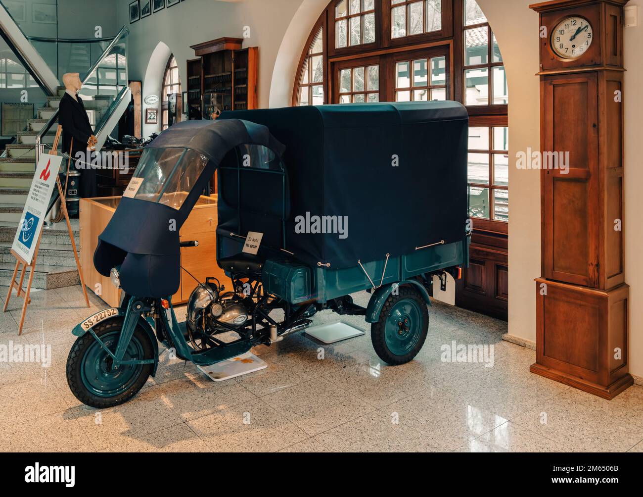 Isocar hi-res stock photography and images - Alamy