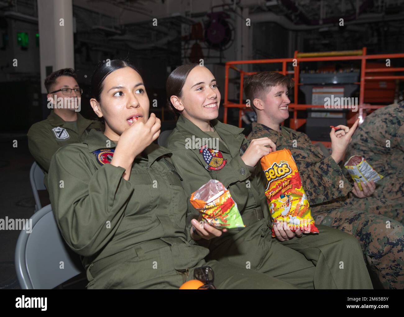 220403NVJ3262001 PACIFIC OCEAN (April 3, 2022) Marines and Sailors