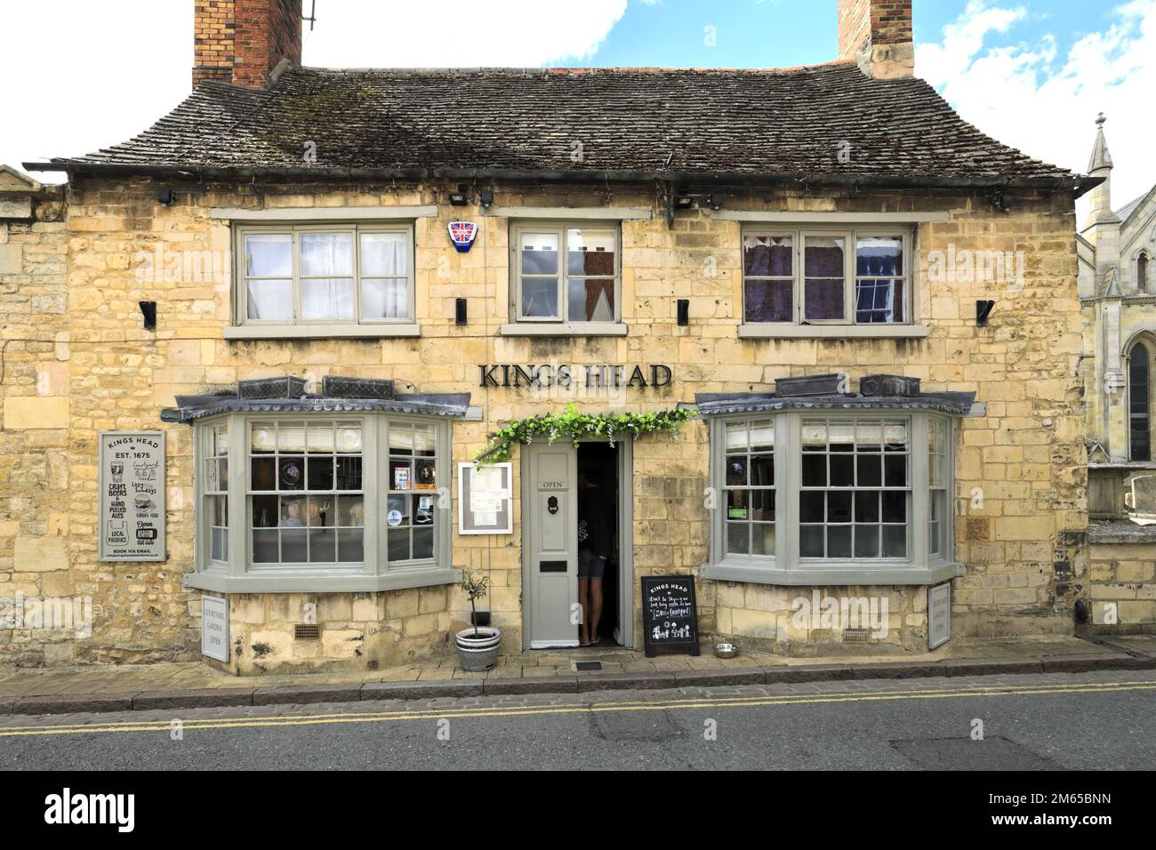 The Kings Head pub, Stamford Town, Lincolnshire County, England, UK