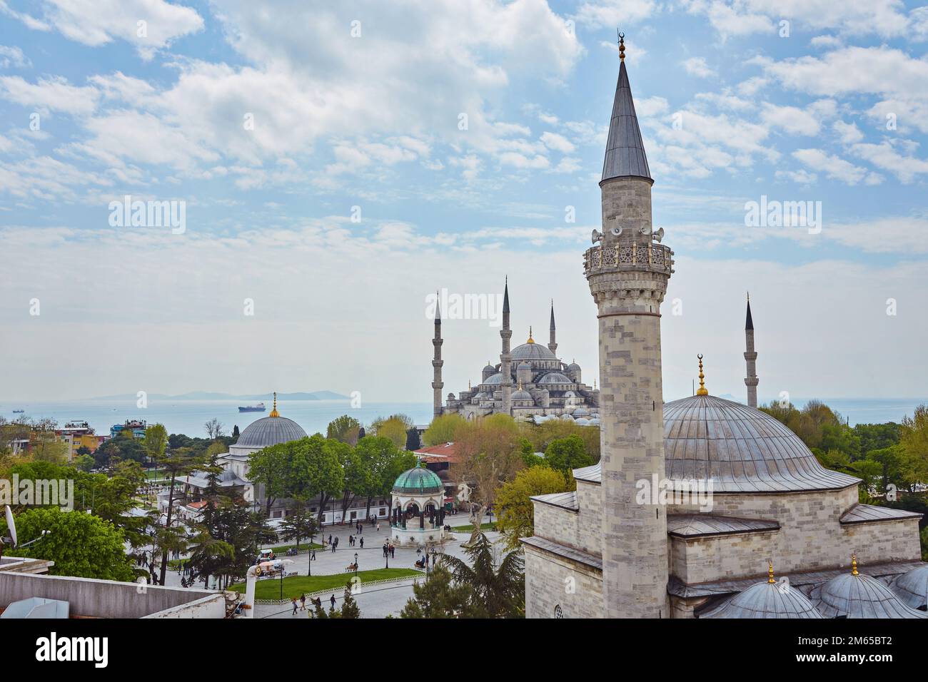 Sultan Ahmed Mosque Blue mosque in Istanbul, Turkey in a beautiful ...