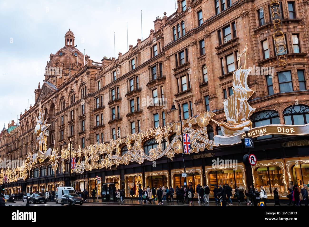 Harrods exterior Christmas decorations December 2022 Stock Photo Alamy