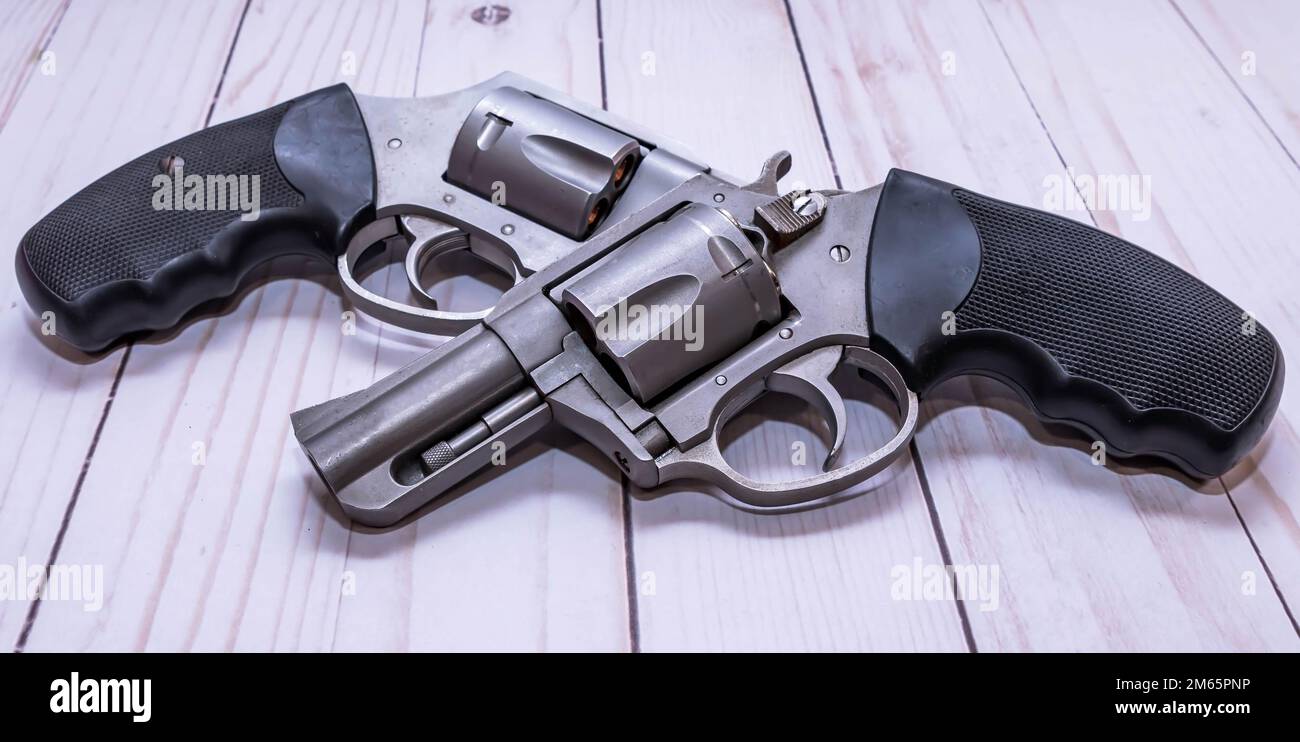 357 revolver hi-res stock photography and images - Alamy