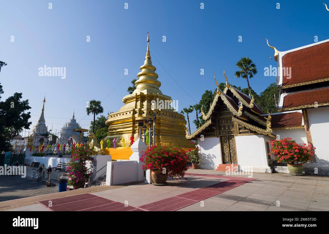 Chiang Mai, Thailand. 12 November 2022. Wat Phra That Si Chom Thong ...