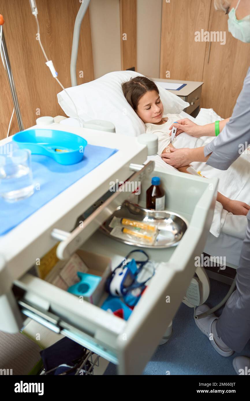 Nurse caring for special care child hi-res stock photography and images ...