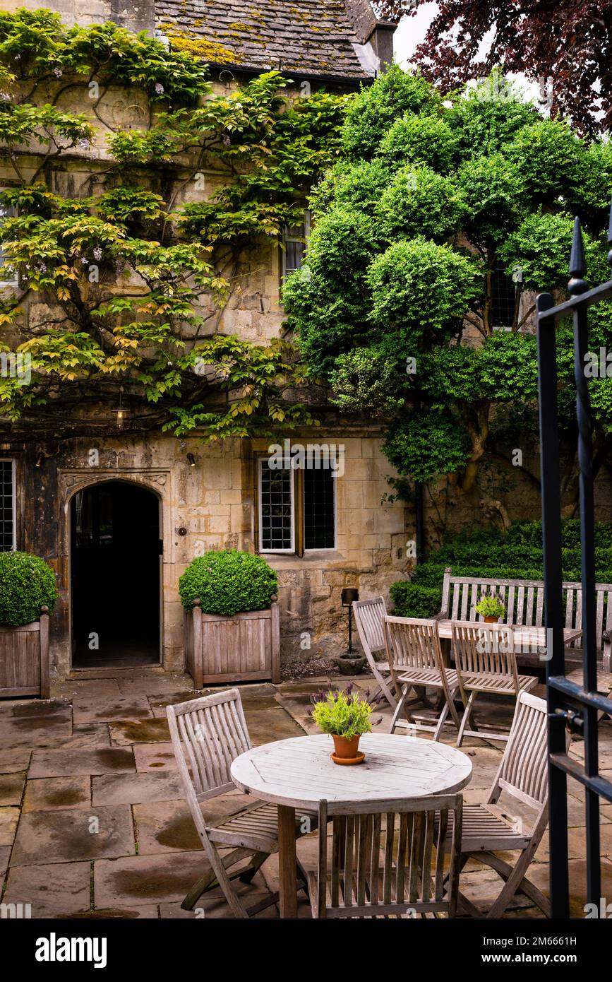 Vaults & Garden Cafe in a 1320 building in the center of Oxford