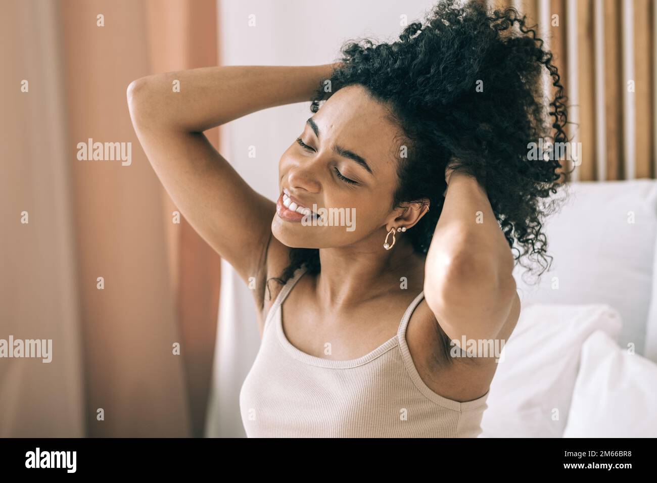 Curly girl method hi-res stock photography and images - Alamy Curly girl method hi-res stock photography and images - Alamy