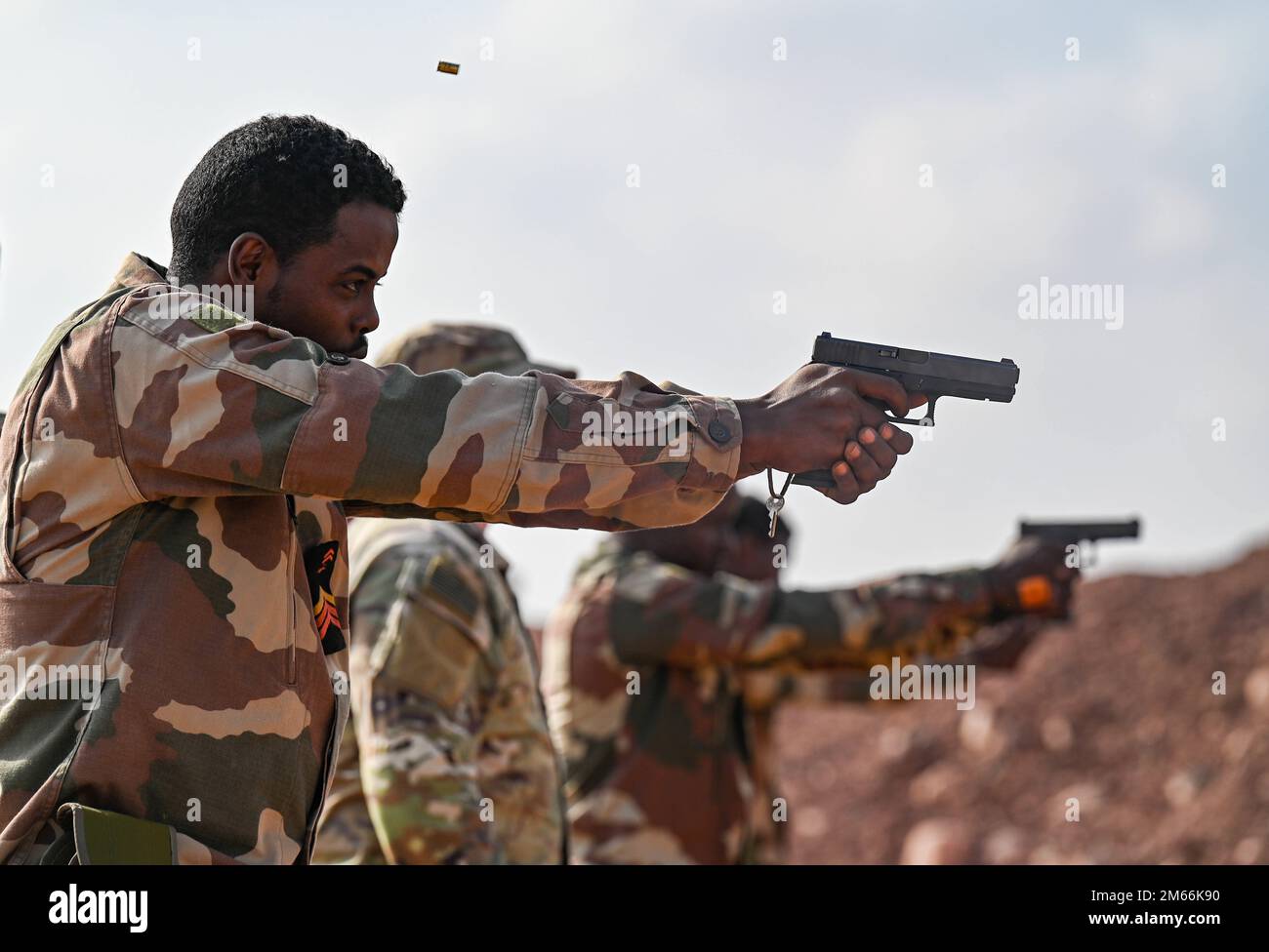 U.S. Army National Guard Soldiers assigned to the 2nd Security Force ...