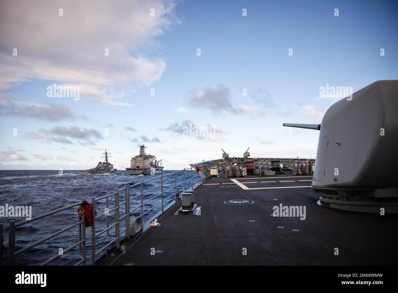 221231-N-YV347-1087 PHILIPPINE SEA (Dec. 31, 2022) The Arleigh Burke ...