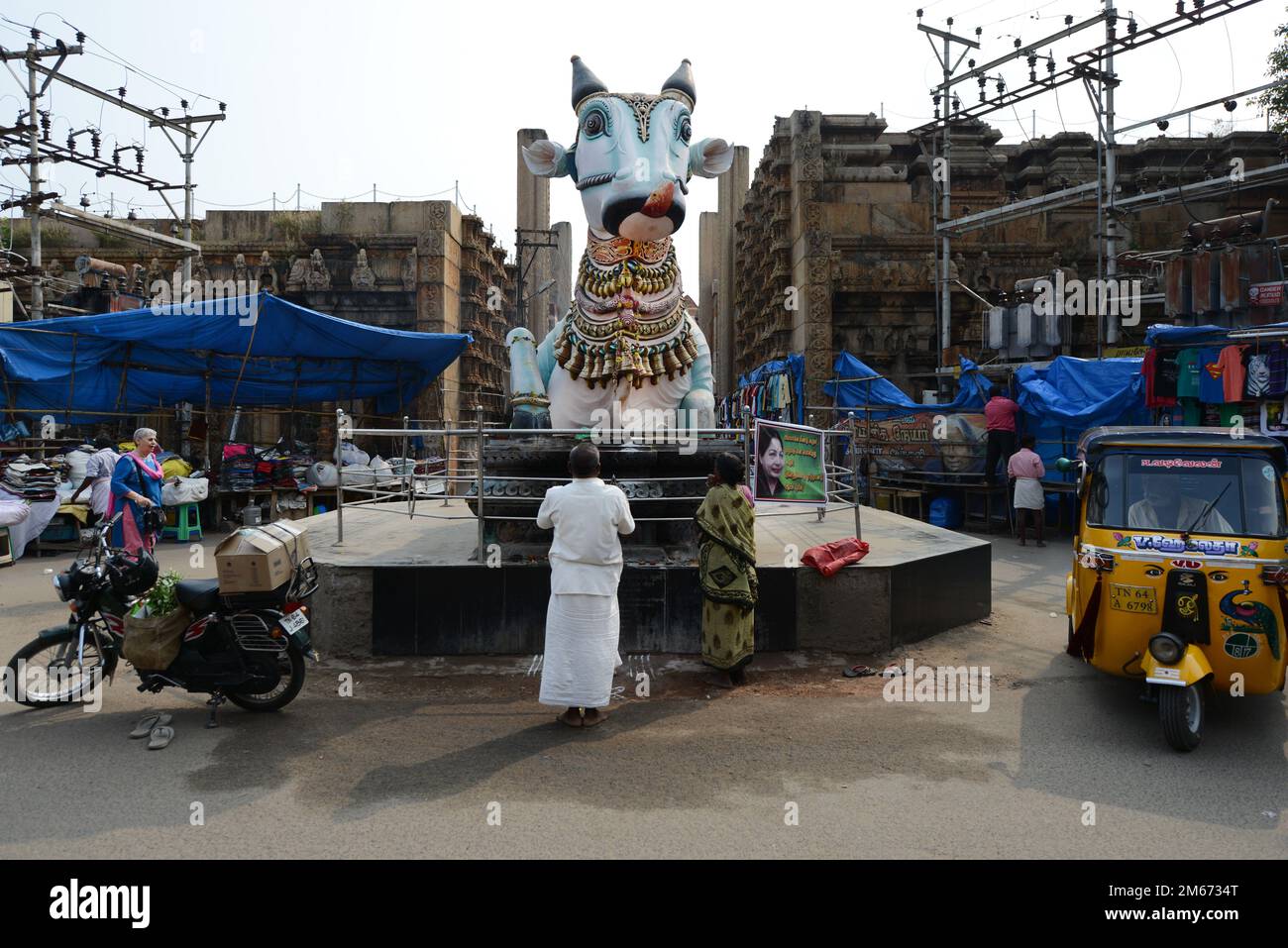 Nandi (Shiva’s bull) statue in a roundabout in the old city of Madurai