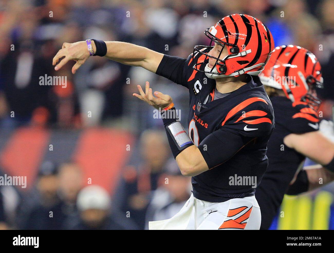 Cincinnati, Ohio, USA. 2nd Jan, 2023. Cincinnati Bengals quarterback Joe  Burrow (9) during WEEK 17 of the NFL regular season between the Buffalo  Bills and Cincinnati Bengals in Cincinnati, Ohio. JP Waldron/Cal