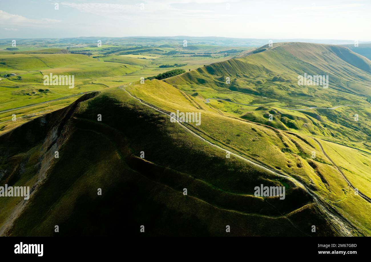 Mam Tor Prehistoric late Bronze Age early Iron Age univallate hill fort Derbyshire, England. Aerial looking west shows some of 100+ dwelling platforms Stock Photo