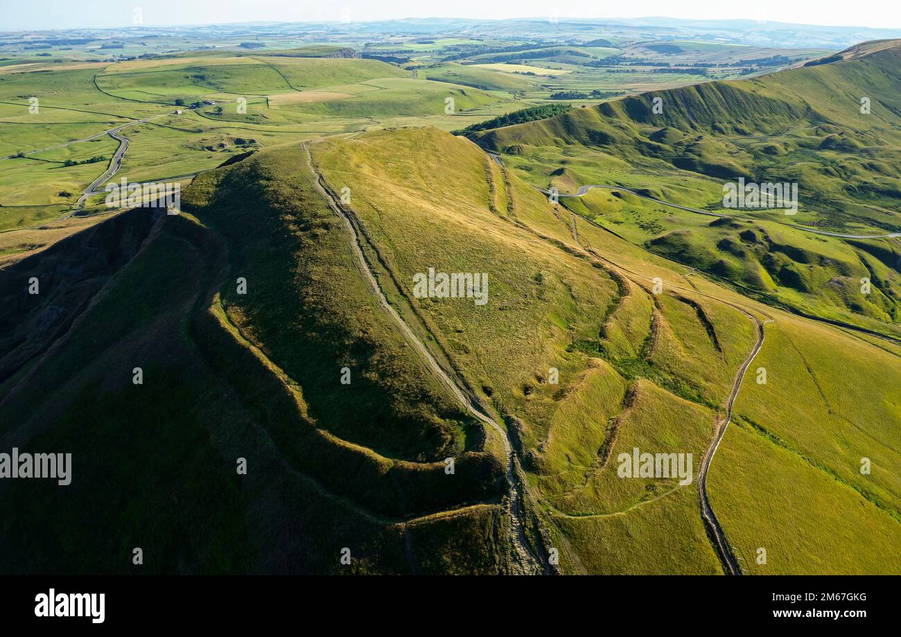 Mam Tor Prehistoric late Bronze Age early Iron Age univallate hill fort Derbyshire, England. Aerial looking S.W. shows some of 100+ dwelling platforms Stock Photo