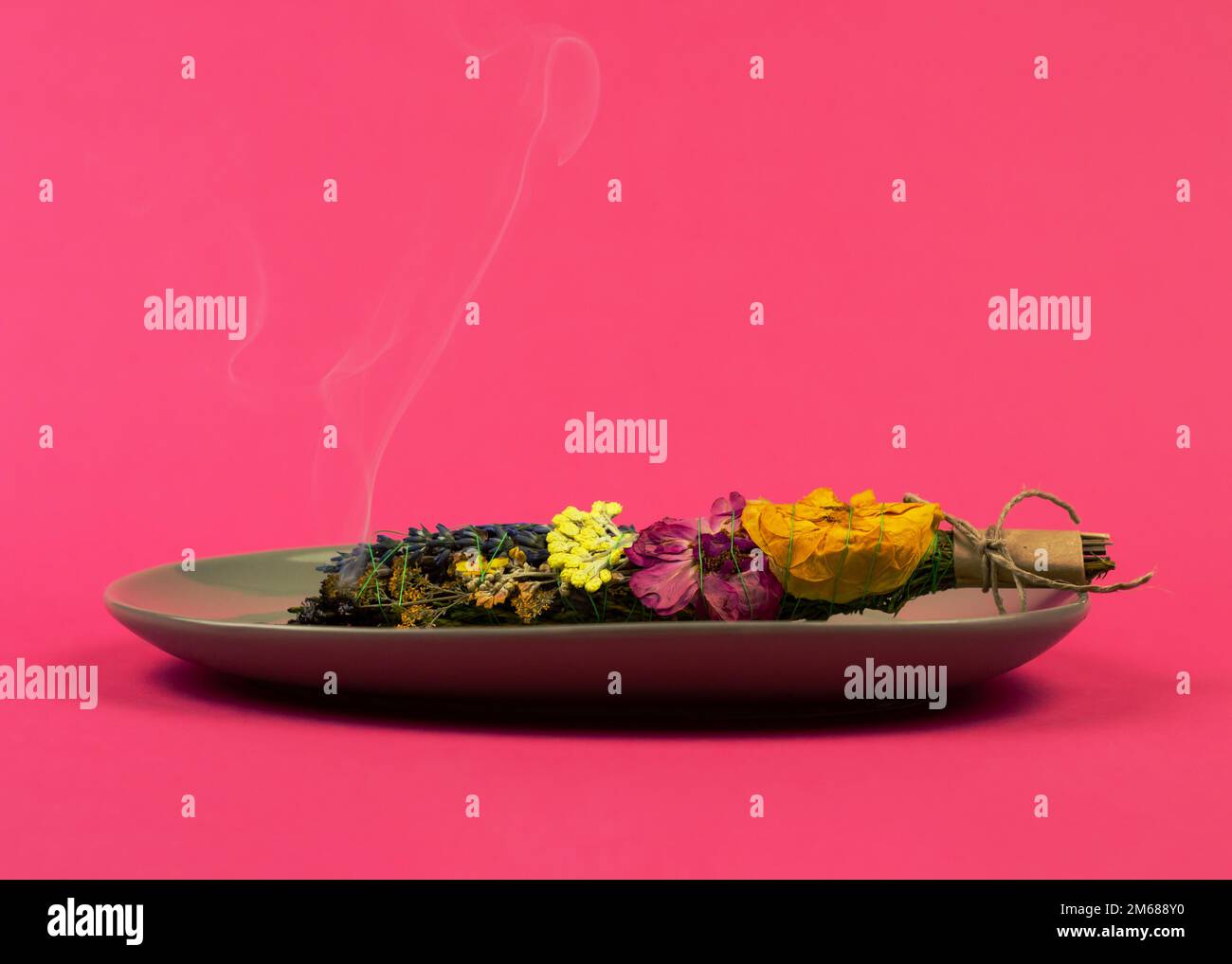 Sage smudging ceremony hires stock photography and images Alamy