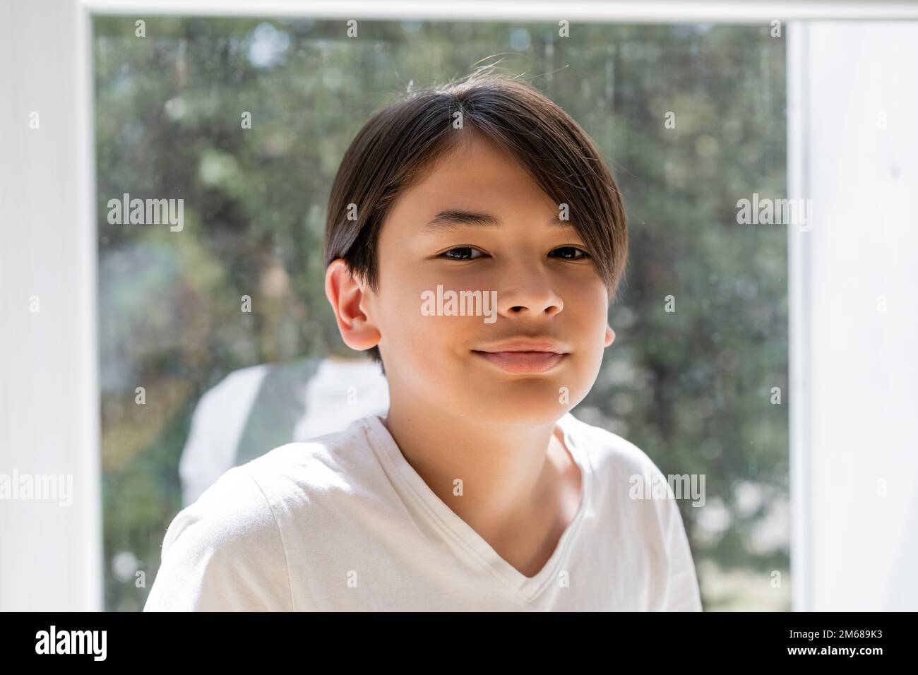 Asian boy smiling hi-res stock photography and images - Alamy