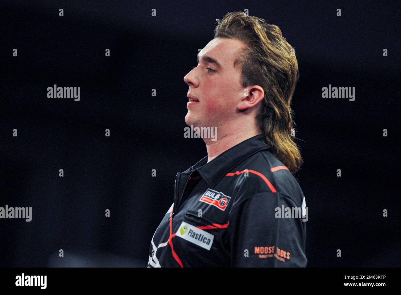 Netherlands' Danny Jansen in action against Philippines' Paolo Nebrida  during day five of the Cazoo World Darts Championship at Alexandra Palace,  London. Picture date: Monday December 19, 2022 Stock Photo - Alamy