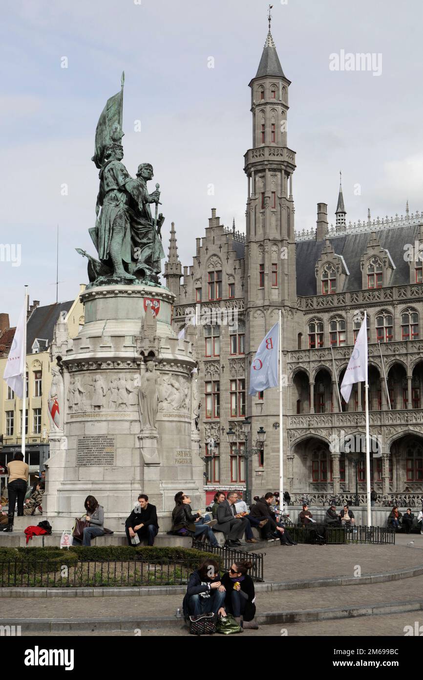 Bruges city hall and monument for Jan Breydel und Pieter De Coninck Stock Photo