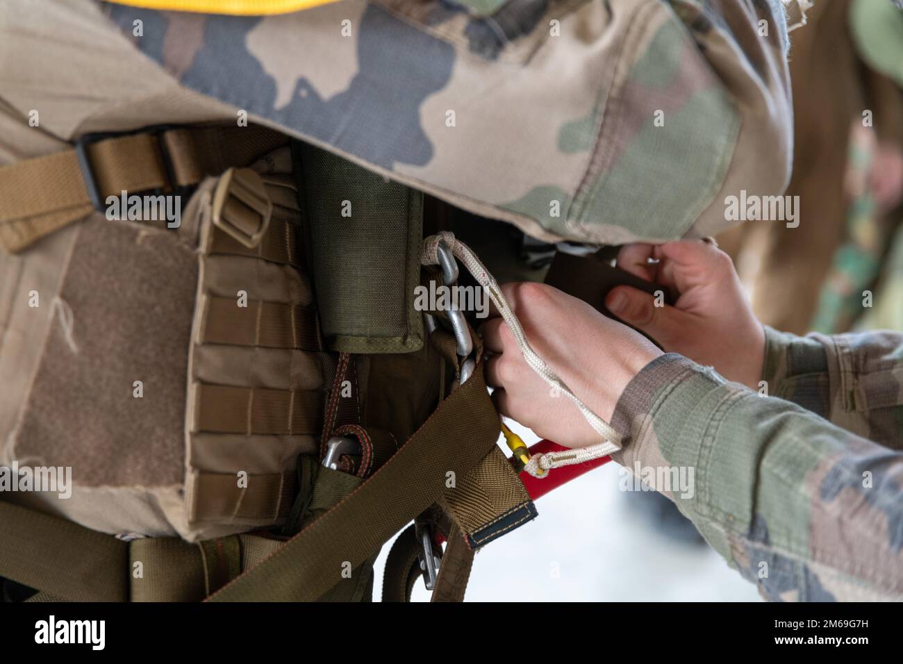 French paratroopers of the 8th Marine Infantry Paratroopers Regiment ...