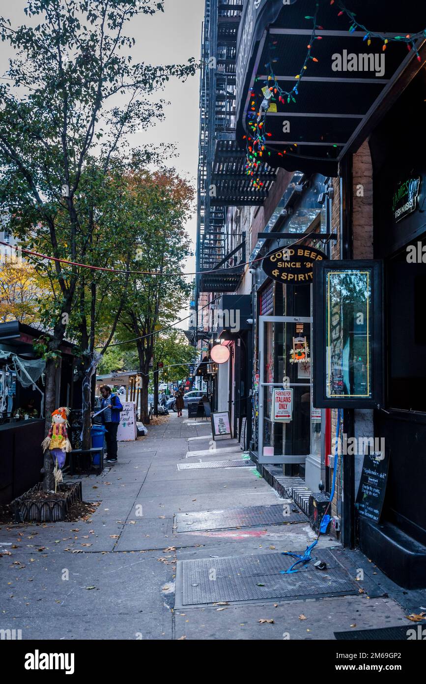 Street with trendy, alternative shops, The Bowery, a historic neighbourhood  in the Lower East Side of Manhattan, New York City, USA Stock Photo