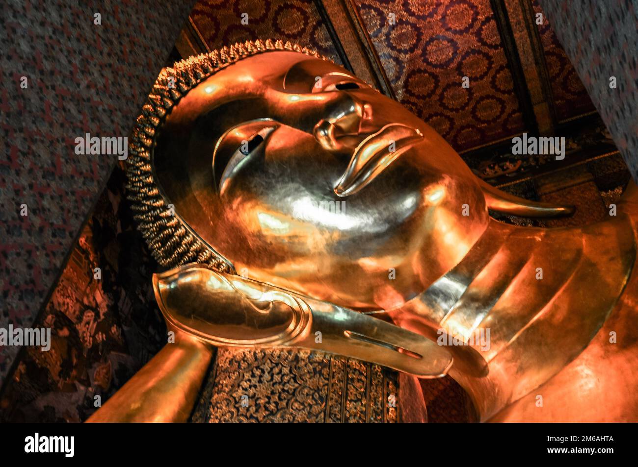 Buddha gold statue . Wat Pho, Bangkok, Thailand Stock Photo - Alamy