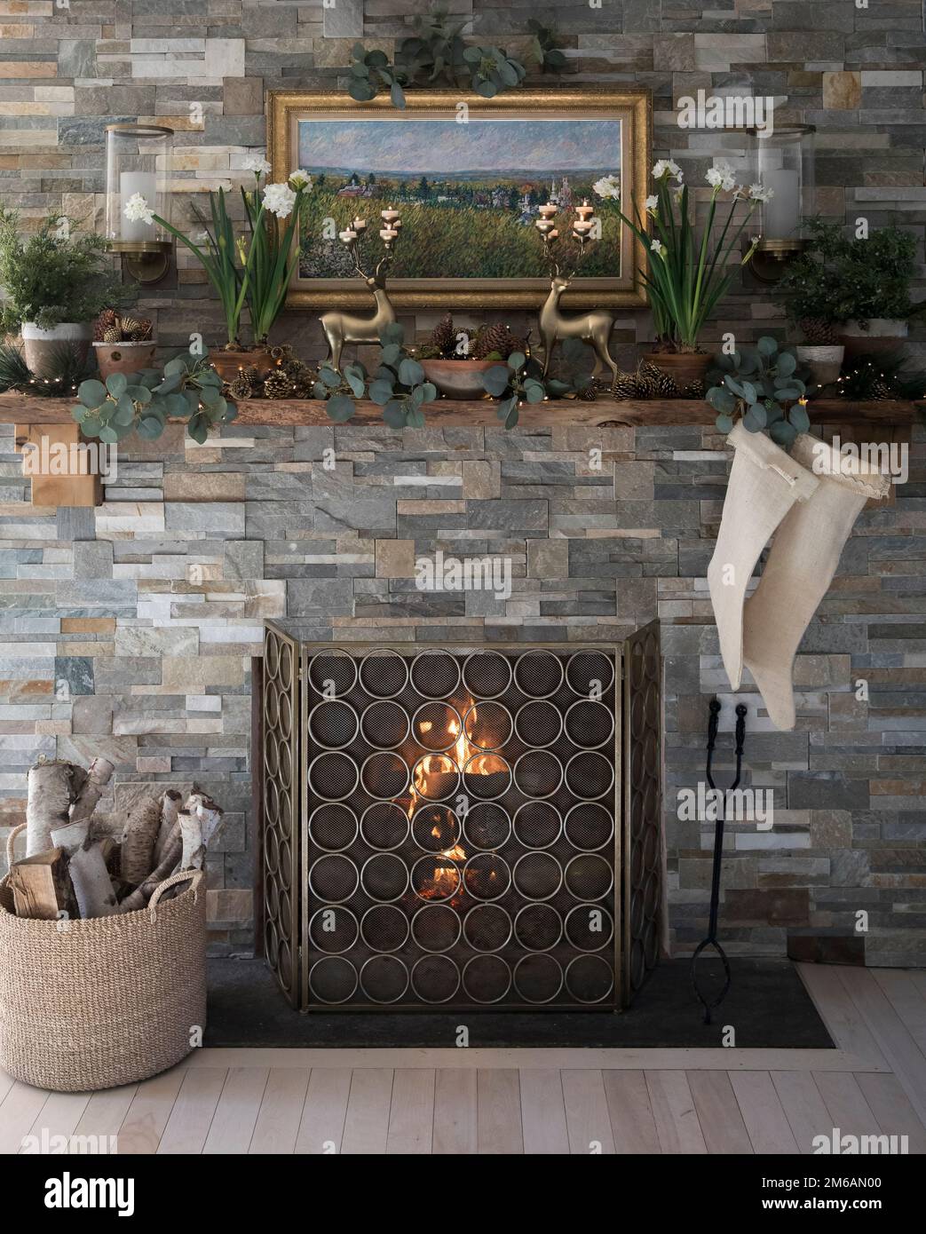 Fireplace mantel hi-res stock photography and images - Alamy
