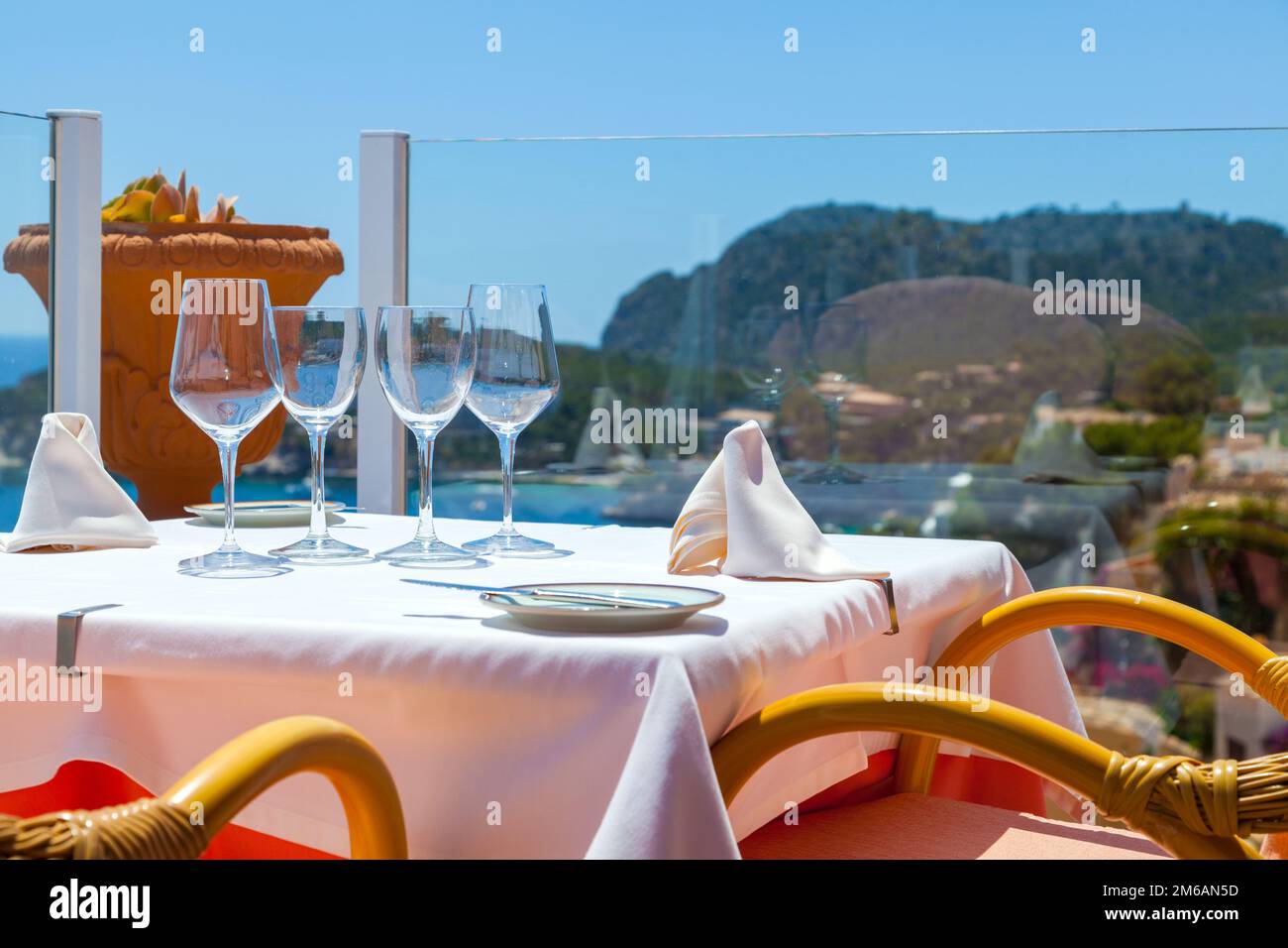 Luxury hotel restaurant apartment hi-res stock photography and images ... - Luxury Oceanfront Rentals With Oceanfront Restaurant