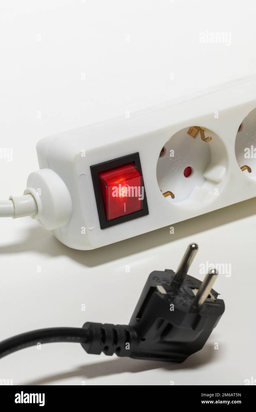 Socket strip for connecting electrical appliances, power outlet strip