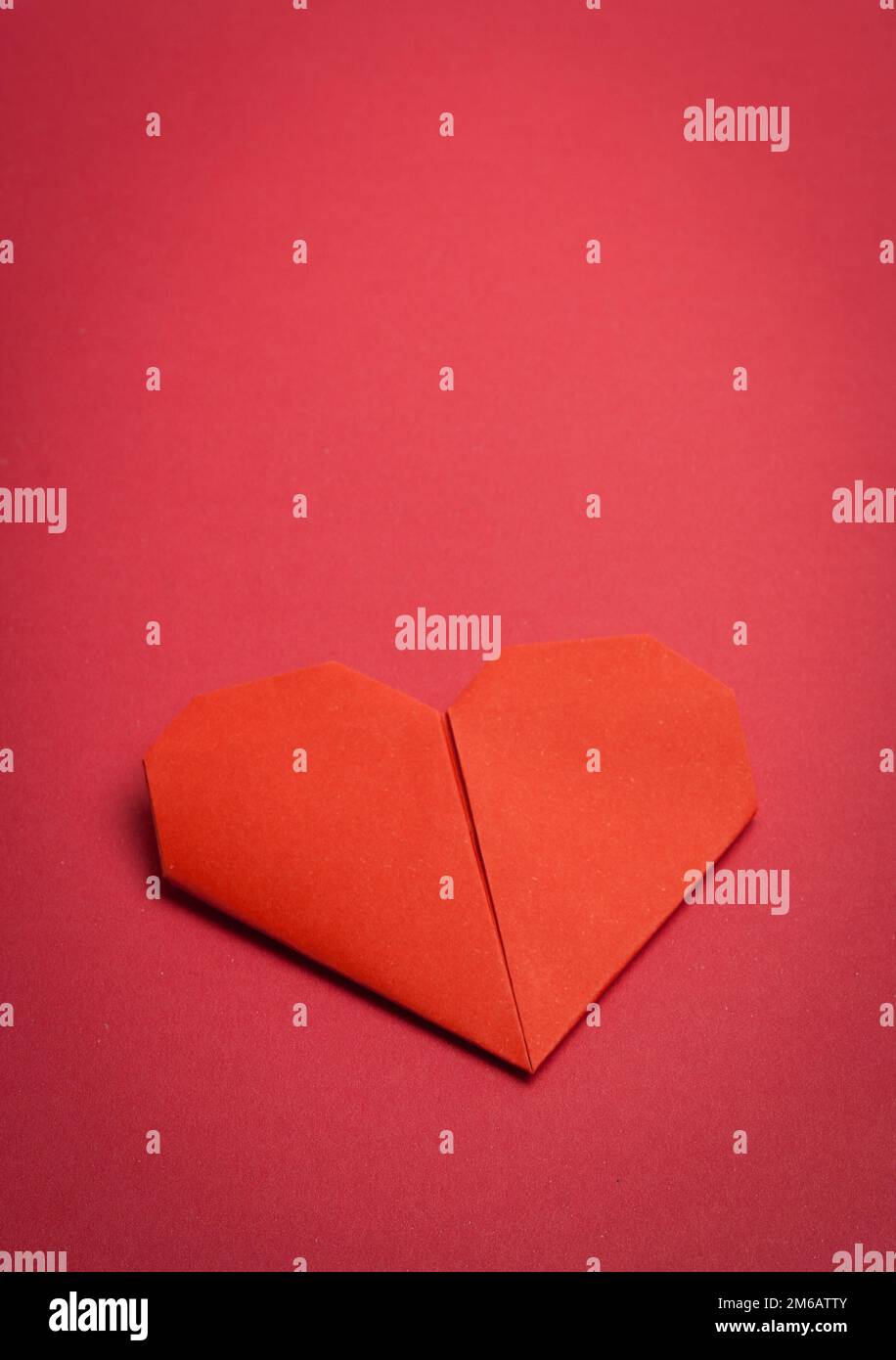 Origami paper heart Stock Photo Alamy