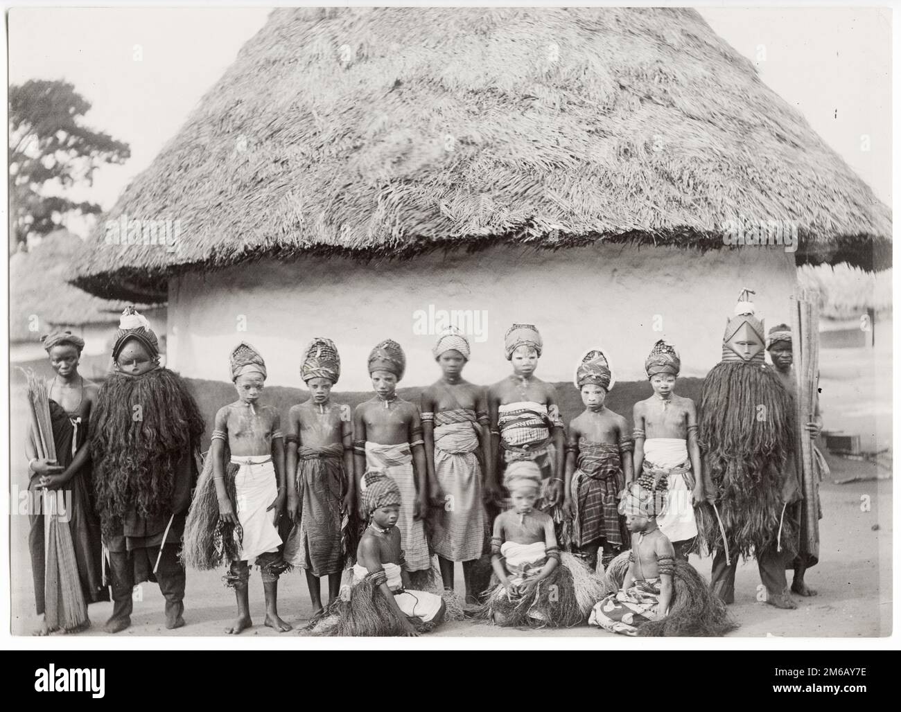 Alphonso Lisk-Carew studio: c.1910 West Africa Sierra Leone - Bundo bundu group, Sande society Stock Photo