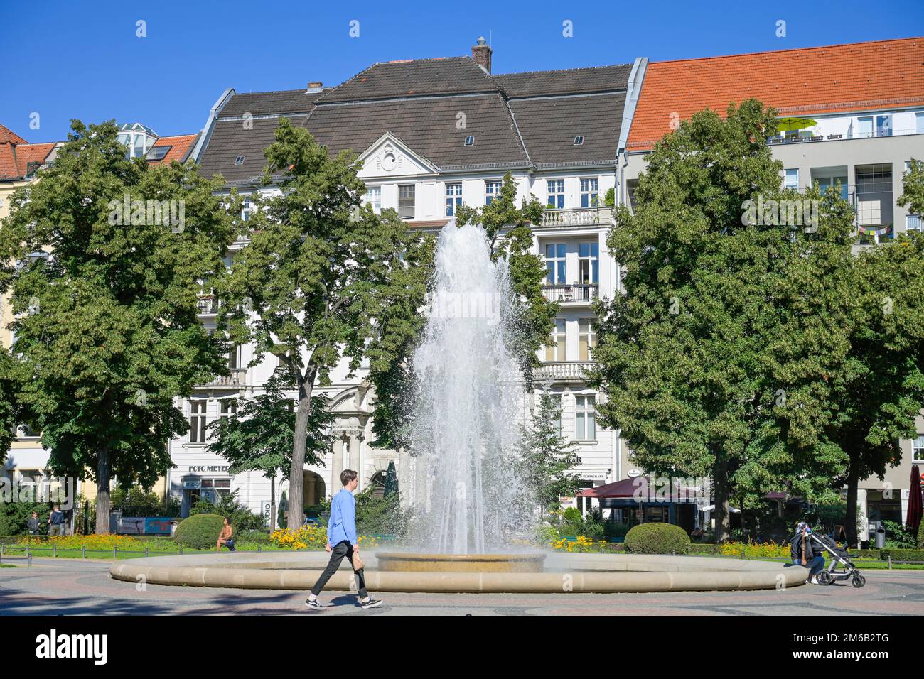 Fountain, Viktoria-Luise-Platz, Schoeneberg, Berlin, Germany Stock Photo