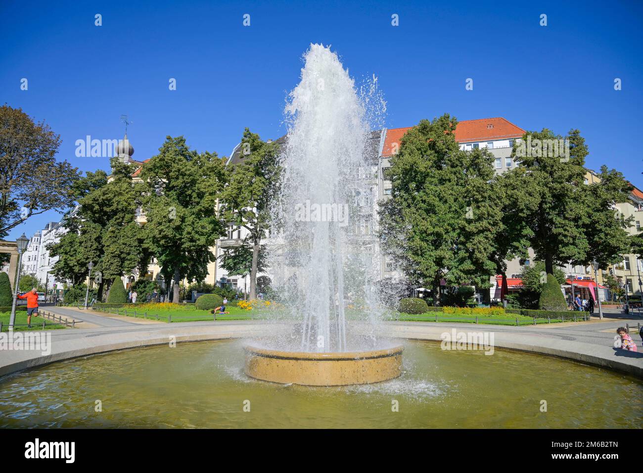 Fountain, Viktoria-Luise-Platz, Schoeneberg, Berlin, Germany Stock Photo