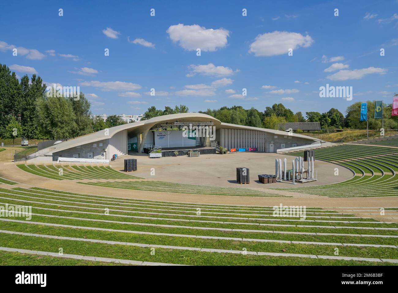 Arena, Amphitheatre, Gardens of the World, Marzahn, Berlin, Germany ...