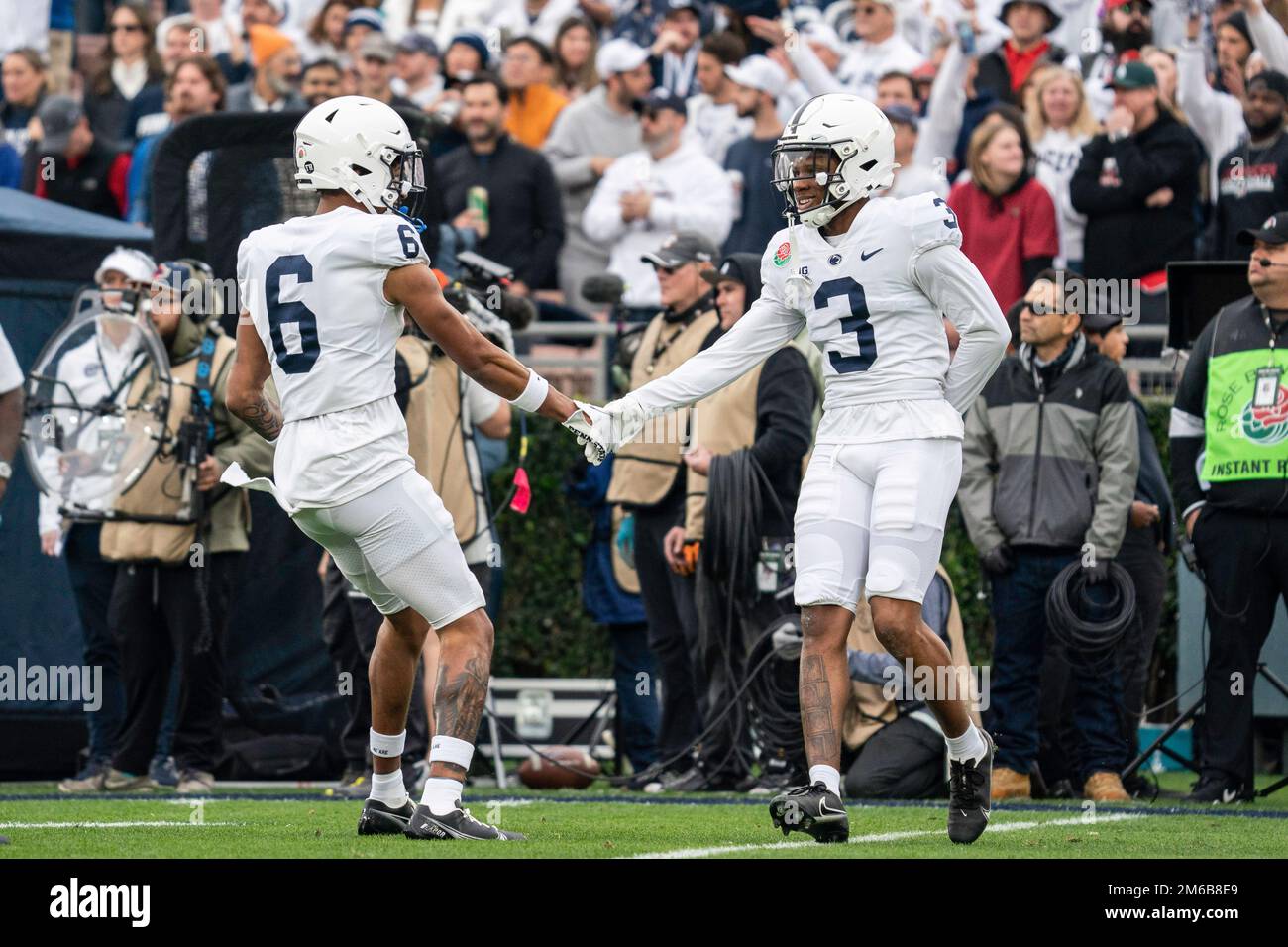 Penn State Nittany Lions cornerback Johnny Dixon (3) and safety Zakee Wheatley (6) celebrate during the 109th Rose Bowl football game against the Utah Stock Photo