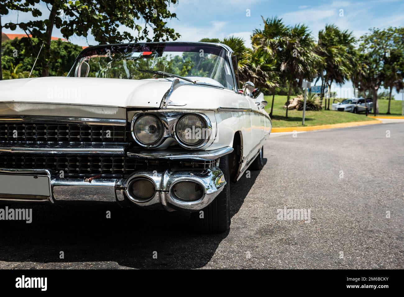 Vintage classic car behind view hi-res stock photography and images - Alamy