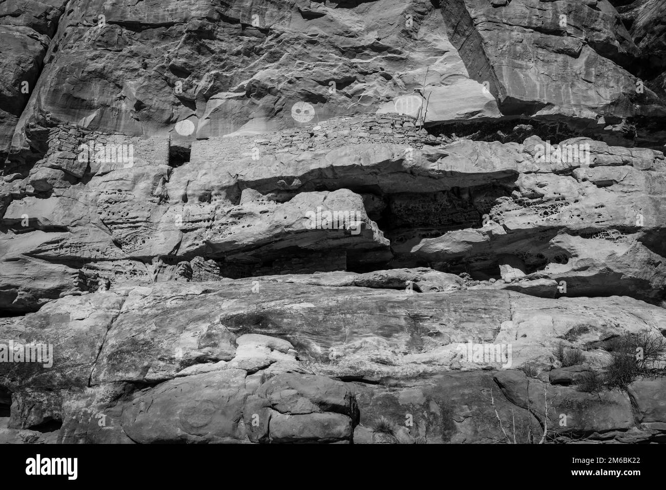Jailhouse Ruin. Backpacking in Grand Gulch and viewing Anasazi
