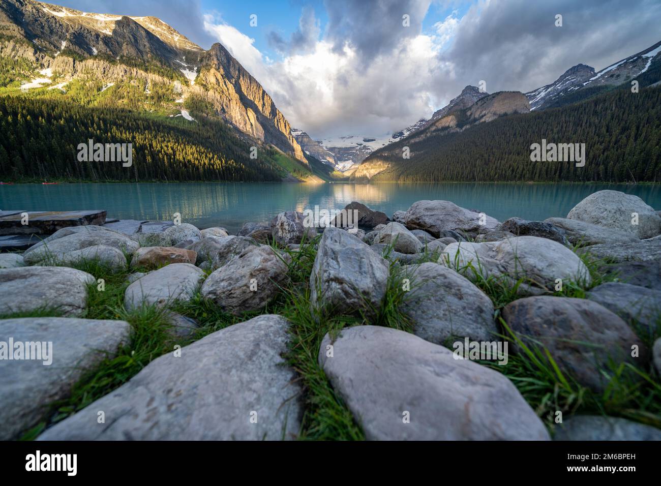 Lake Louise in Banff National Park at sunrise in summer Stock Photo - Alamy