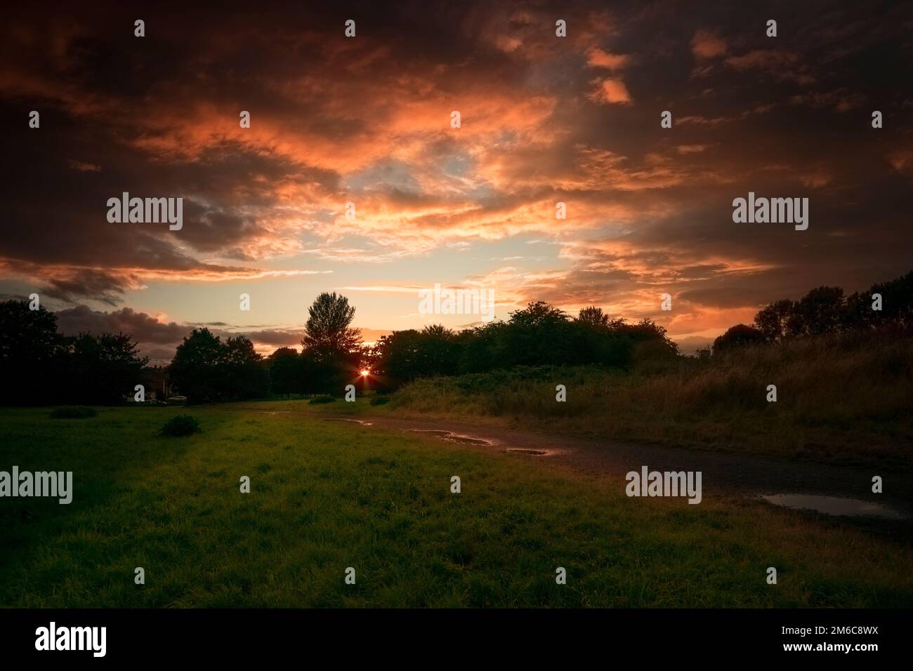 Sunset At Wyken Croft Park Stock Photo Alamy sunset-at-wyken-croft-park-stock-photo-alamy