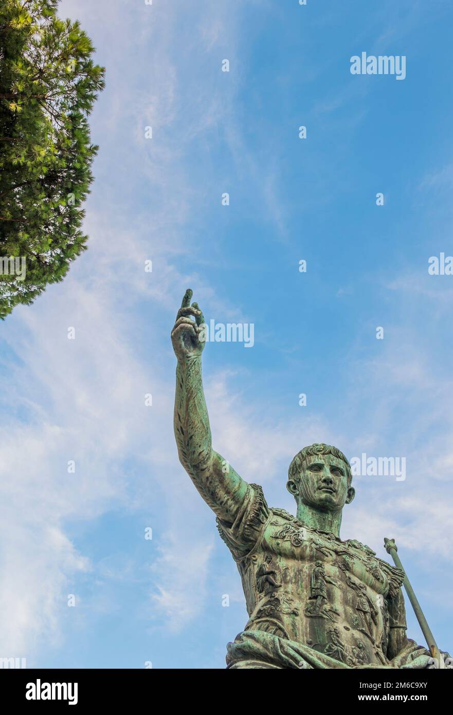 Bronze statue of roman emperor augustus Stock Photo - Alamy