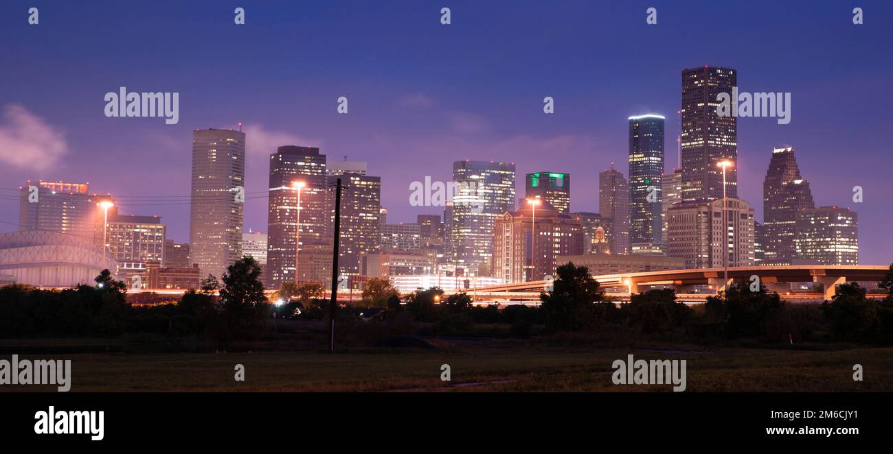Urban skyline composition hi-res stock photography and images - Alamy